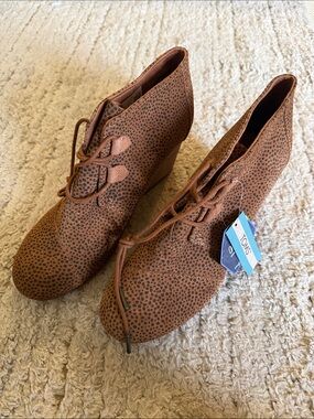TOMS Kala Wedge Lace-Up Ankle Boots - New with Tags Size 11